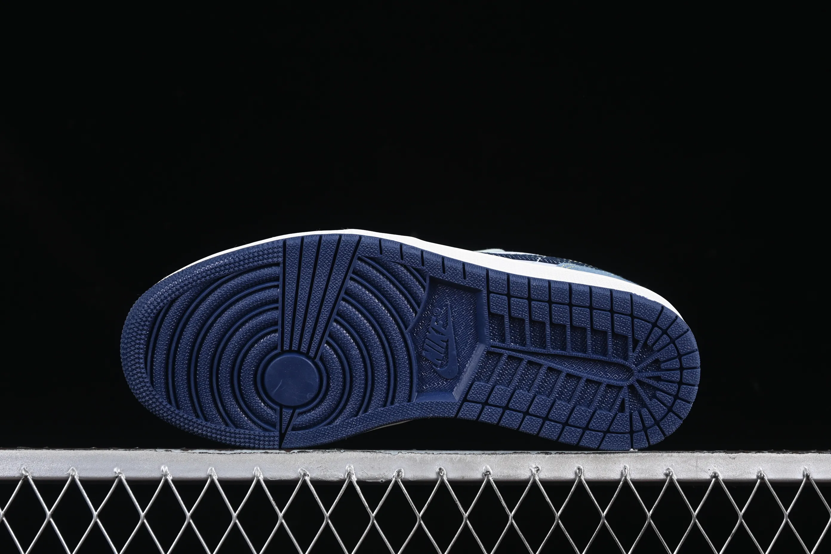All categories Air Jordan Jordan series basketball shoes Air Jordan 1 Low Air Jordan 1 Low "Canadian Tuxedo" AJ1 Joe 1 cowboy trend low-top basketball shoes IH0648-141